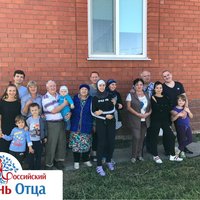 ОНЛАЙН-ВЫСТАВКА «ОТЦЫ И ДЕТИ»: большое богатство семьи Окуневых