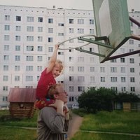 ОНЛАЙН-ВЫСТАВКА «ОТЦЫ И ДЕТИ». Алиса Машпанина: «Просто позвонить папе, и все плохое исчезнет».