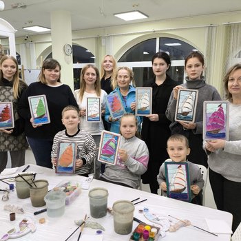 Севастопольский ТЮЗ организовал творческий мастер-класс в поддержку бойцов СВО