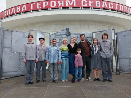 СевТЮЗ показал спектакль «Вкус медной проволоки» на Сапун-горе