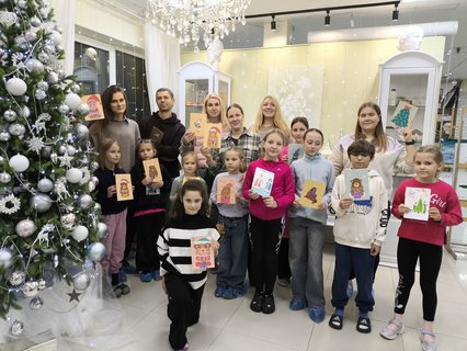 Добрые дела объединяют: студийцы «ТБМ» создали открытки для героев СВО