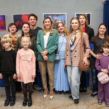 В Севастопольском ТЮЗе открылась фотовыставка «Театр Победы. Севастопольский альбом»