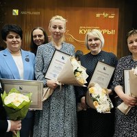 «Вы создаёте атмосферу, воспитываете вкус»: сотрудники СевТЮЗа получили награды от губернатора и Заксобрания Севастополя