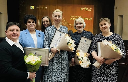 «Вы создаёте атмосферу, воспитываете вкус»: сотрудники СевТЮЗа получили награды от губернатора и Заксобрания Севастополя