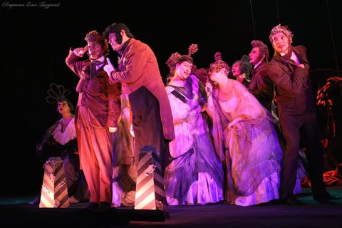 Театр юного зрителя представил севастопольцам премьеру спектакля "Чичиков"