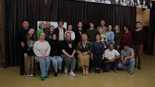 Мастерство звучащего слова: в СевТЮЗе прошла лекция по орфоэпии для артистов