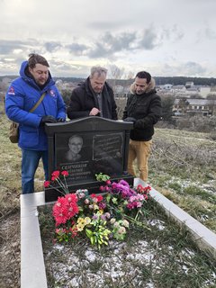 Две судьбы, одна сцена: ко Дню Артиста в СевТЮЗе почтили память коллег