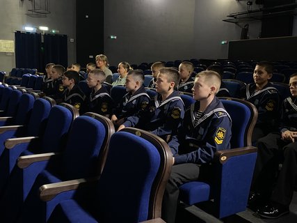 «Школьная пятница»: нахимовцы приняли эстафету мужества от Суворова