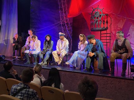 «Школьная пятница»: СевТЮЗ и «Алые паруса» вдохновляют на свершения