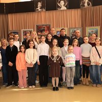 В Севастопольском ТЮЗе открылась выставка детского рисунка «Театр. Дети. Краски»