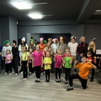 Дебютный спектакль «Тараканище» в студии «ТБМ»: юные артисты вышли на сцену