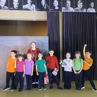 Театральная студия ТБМ покорила зал «Вредными советами»