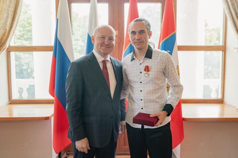 Поздравляем с высокой наградой!