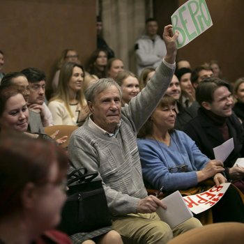 Правда живого искусства: день рождения в СевТЮЗе прошёл под знаком «Верю!»