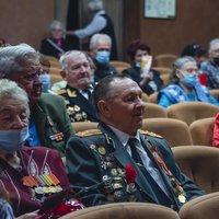 В Севастопольском ТЮЗе чествовали ветеранов