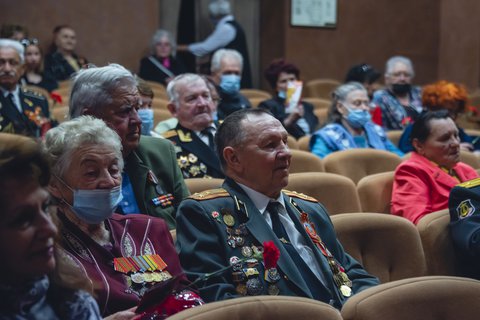 В Севастопольском ТЮЗе чествовали ветеранов