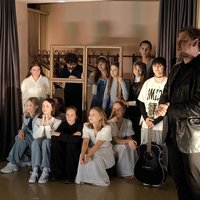 «Кто умеет в буднях быть счастливым…»: в СевТЮЗе прошел вечер поэзии Эдуарда Асадова